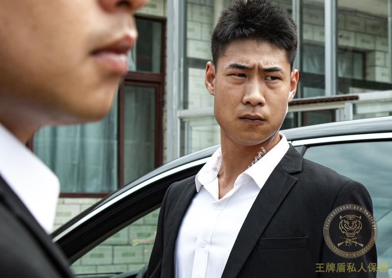 富豪未带王牌盾私人保镖出行,在港遇袭悬赏千万缉拿凶手