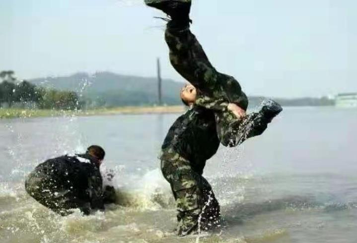 胡明亮-武警退役男保镖-保镖经验丰富-擅长特种车辆驾驶