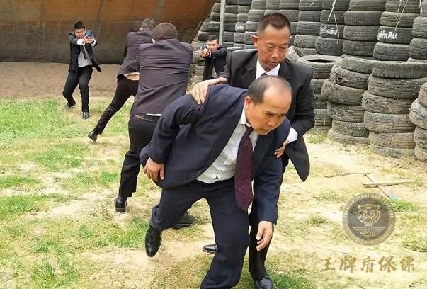 私人保镖212.jpg