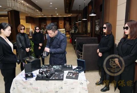 为什么珠宝展会需要雇佣保镖维护秩序