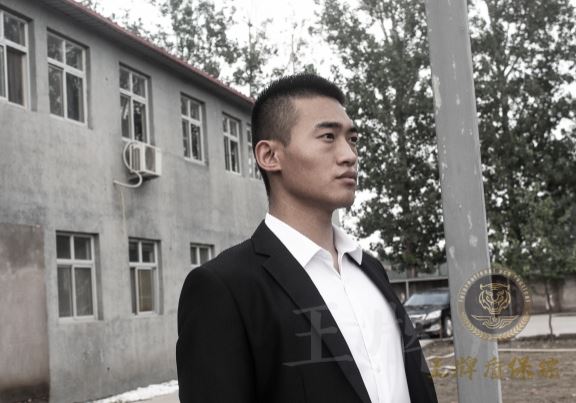 年底请私人保镖贵吗？